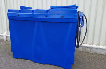 AdBlue ® geschikte stationaire tank (om AdBlue ® in op te slaan)