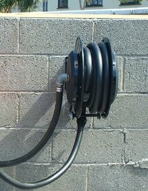 Slanghaspels met slang voor diesel en AdBlue