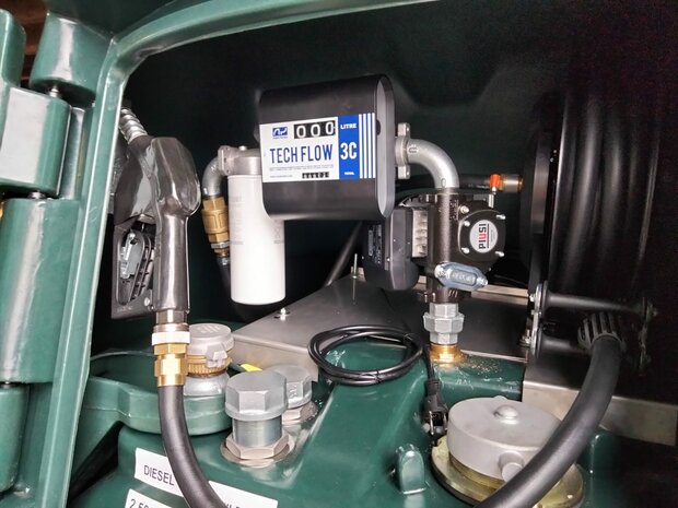 Haspel in een 2.500 liter tank