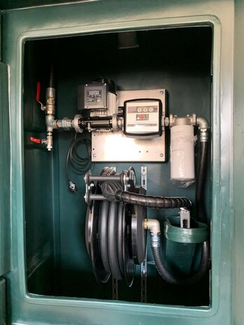 Haspel in een 6.000 liter tank